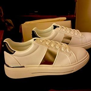 MARC FISHER DREA SNEAKERS